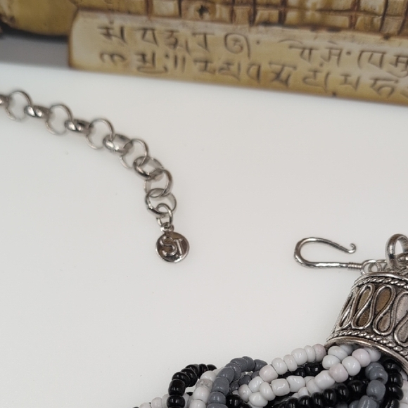 Stunning Sassy Jones Monochrome Beaded Statement Necklace - Excellent Condition! - Picture 6 of 8